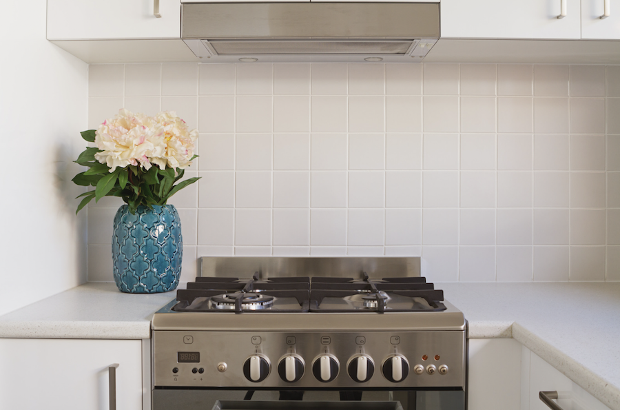 are tile splashbacks easy to clean, in a kitchen